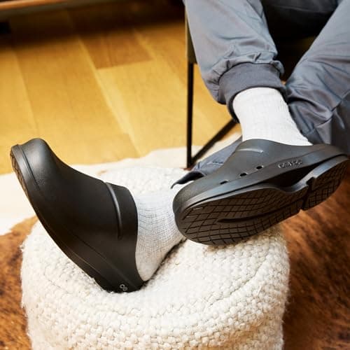OOFOS OOcloog Recovery Clog, Black - Women’s Size 8, Men’s Size 6