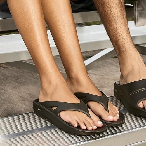 OOFOS OOriginal Recovery Sandal, Black - Women’s Size 7, Men’s Size 5